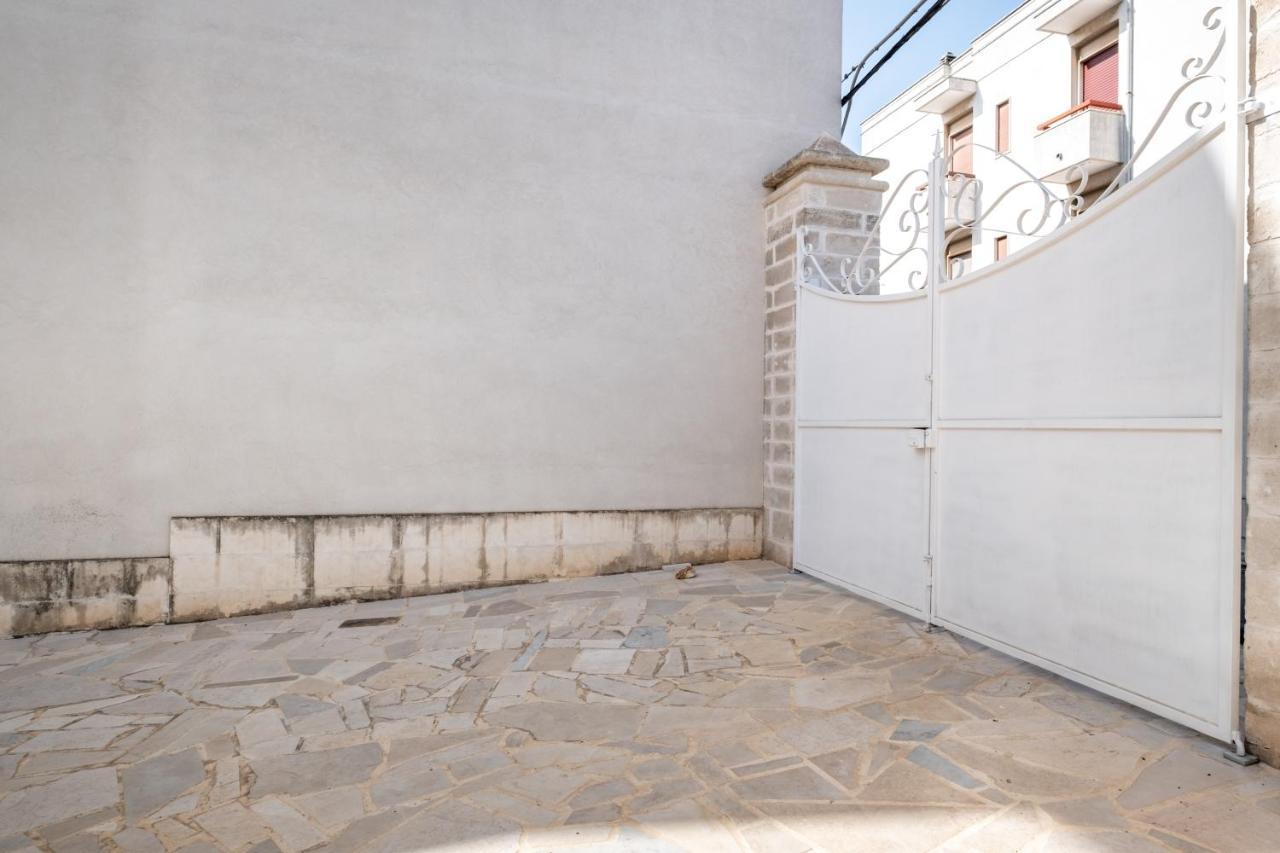 Dimora Lucrezia - Big & Central Apatment With Parking Ostuni Buitenkant foto