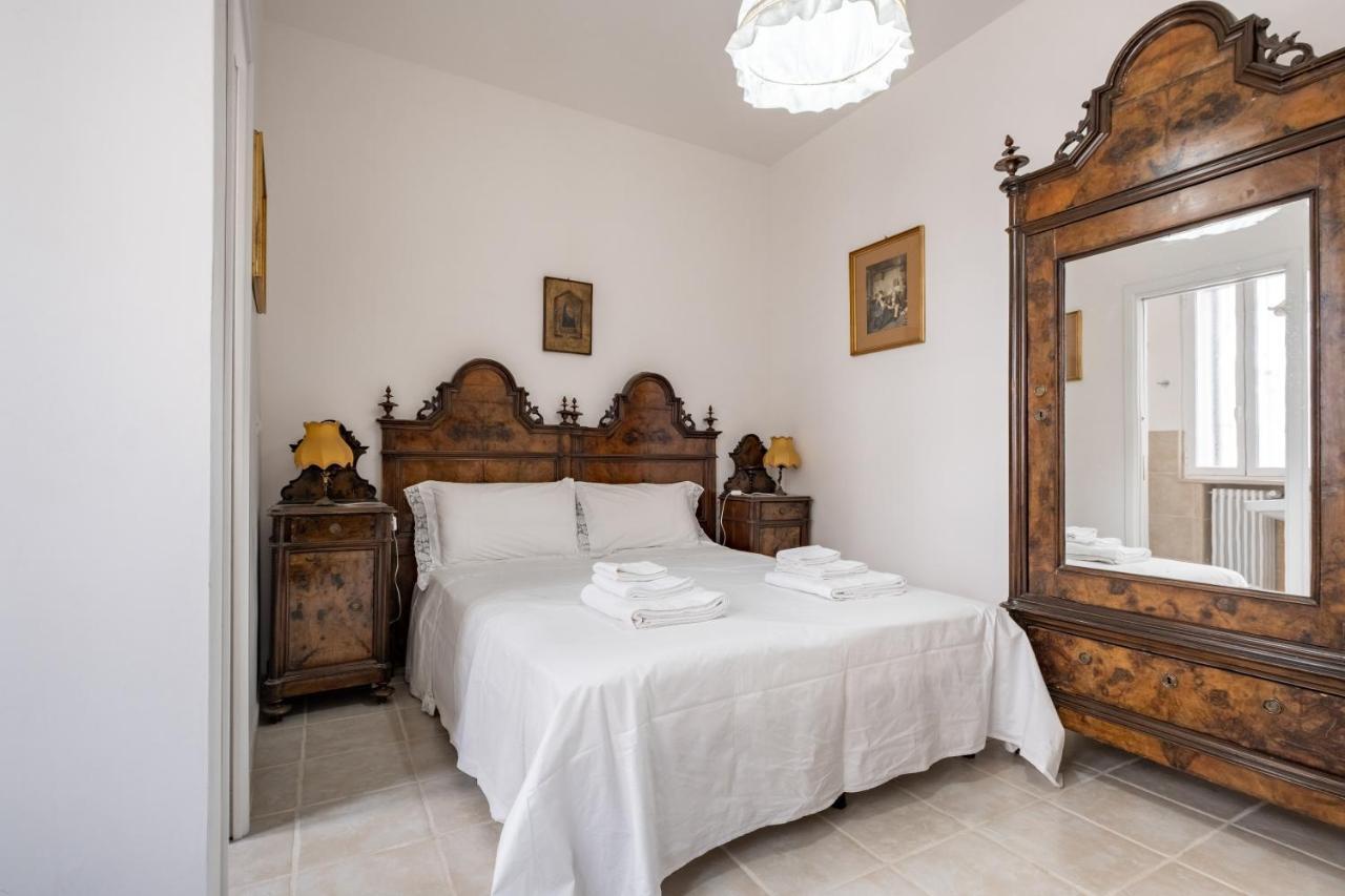 Dimora Lucrezia - Big & Central Apatment With Parking Ostuni Buitenkant foto